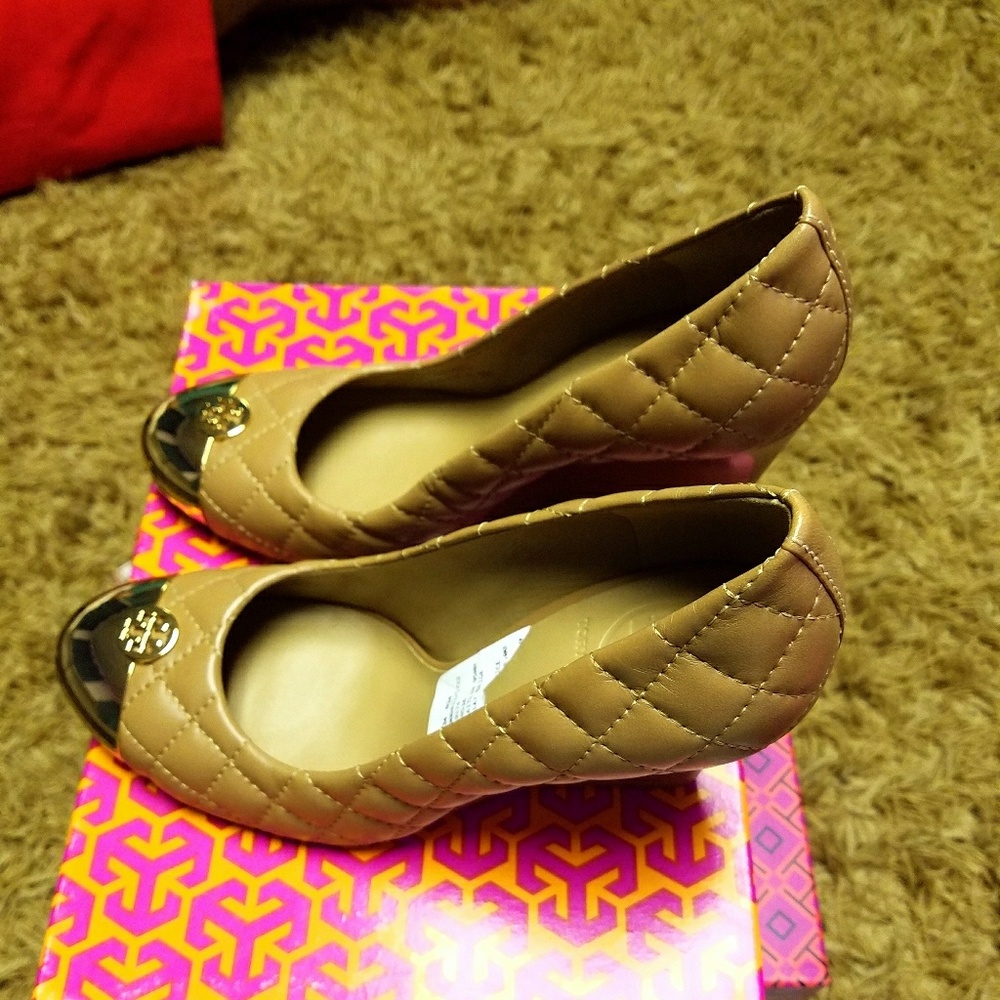 SOLD ⬆️Authentic tory Burch wedge